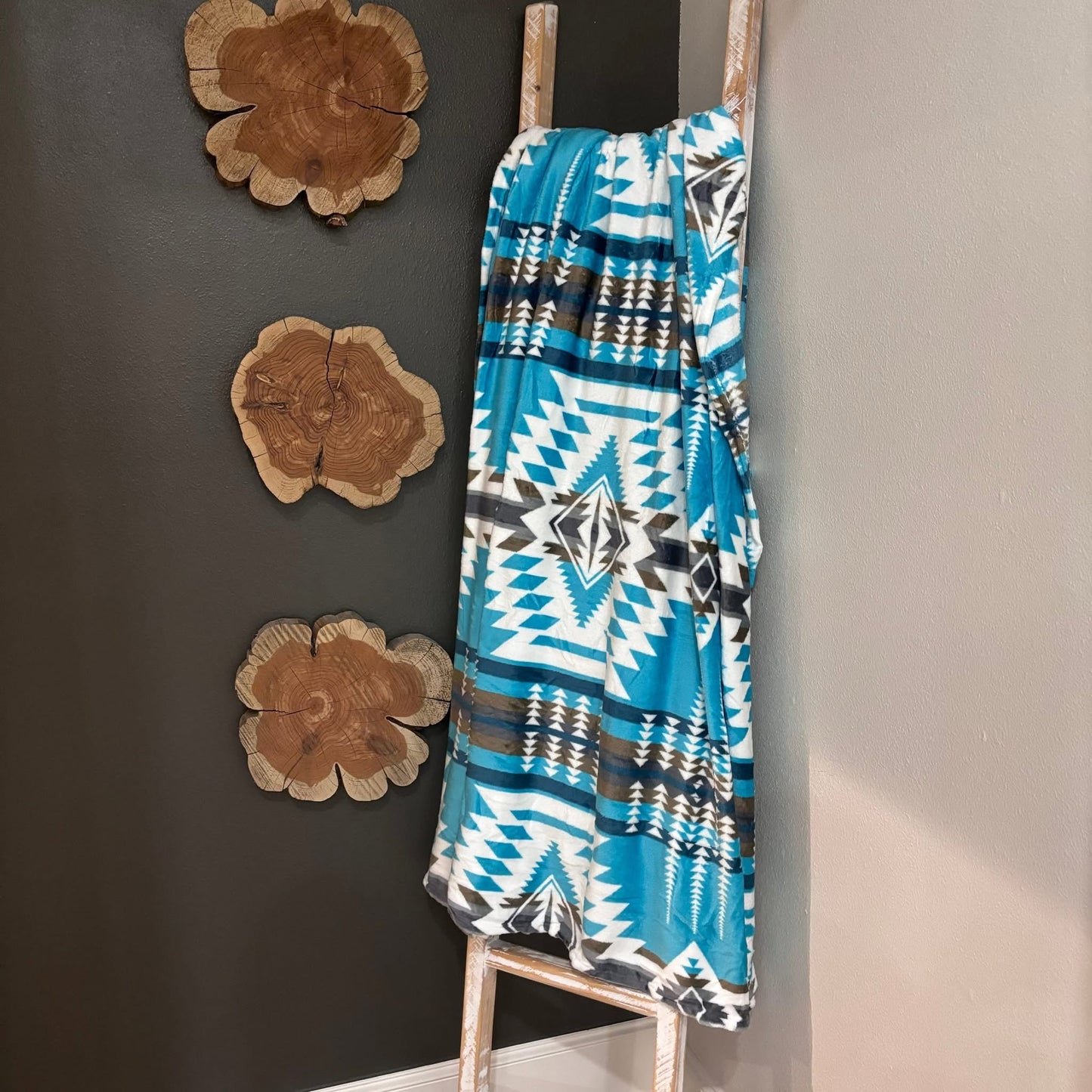 Bailey Lightweight Throw Blanket 60"x80"